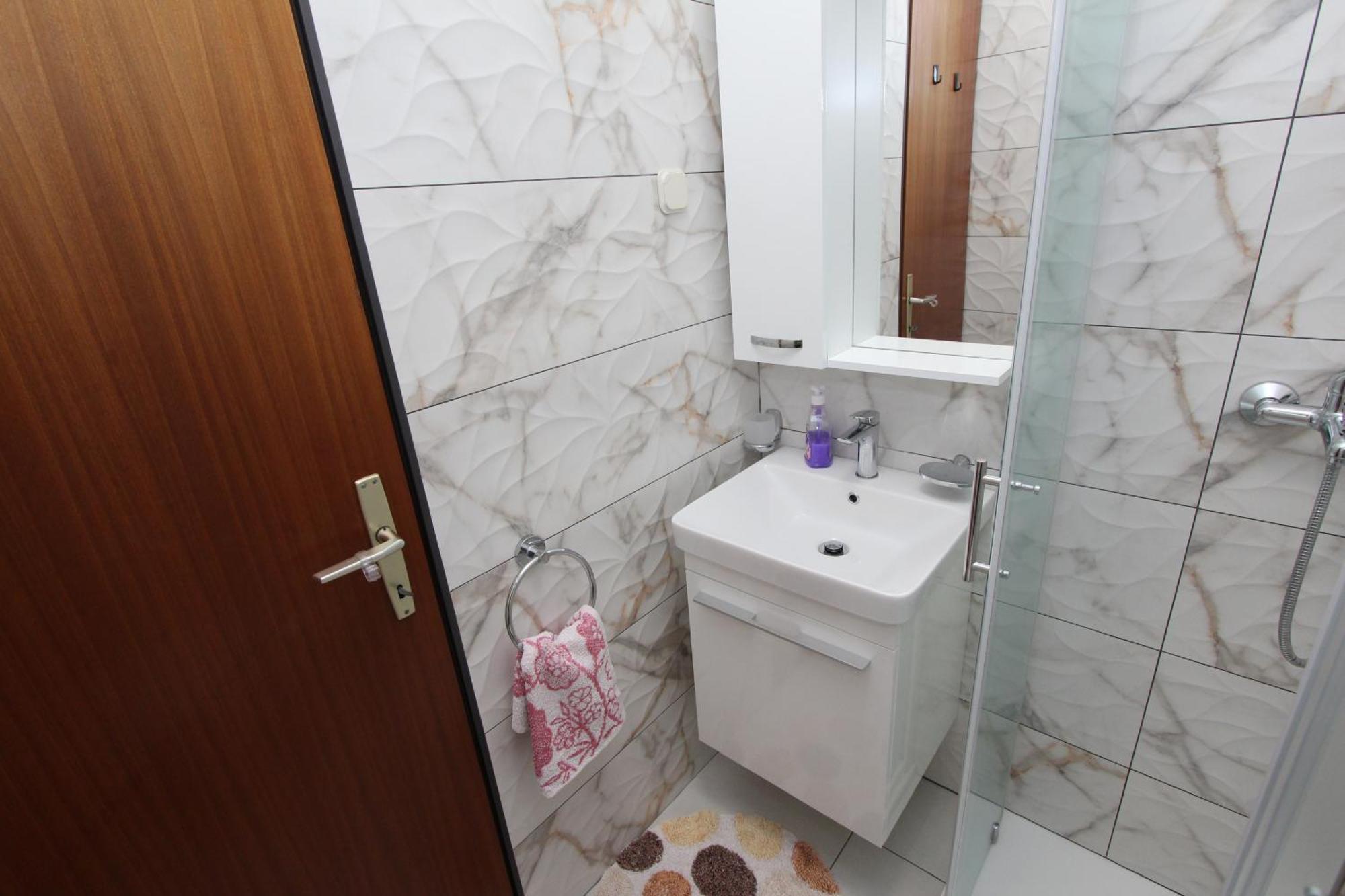 Rooms And Apartment Sanja 로비니 외부 사진