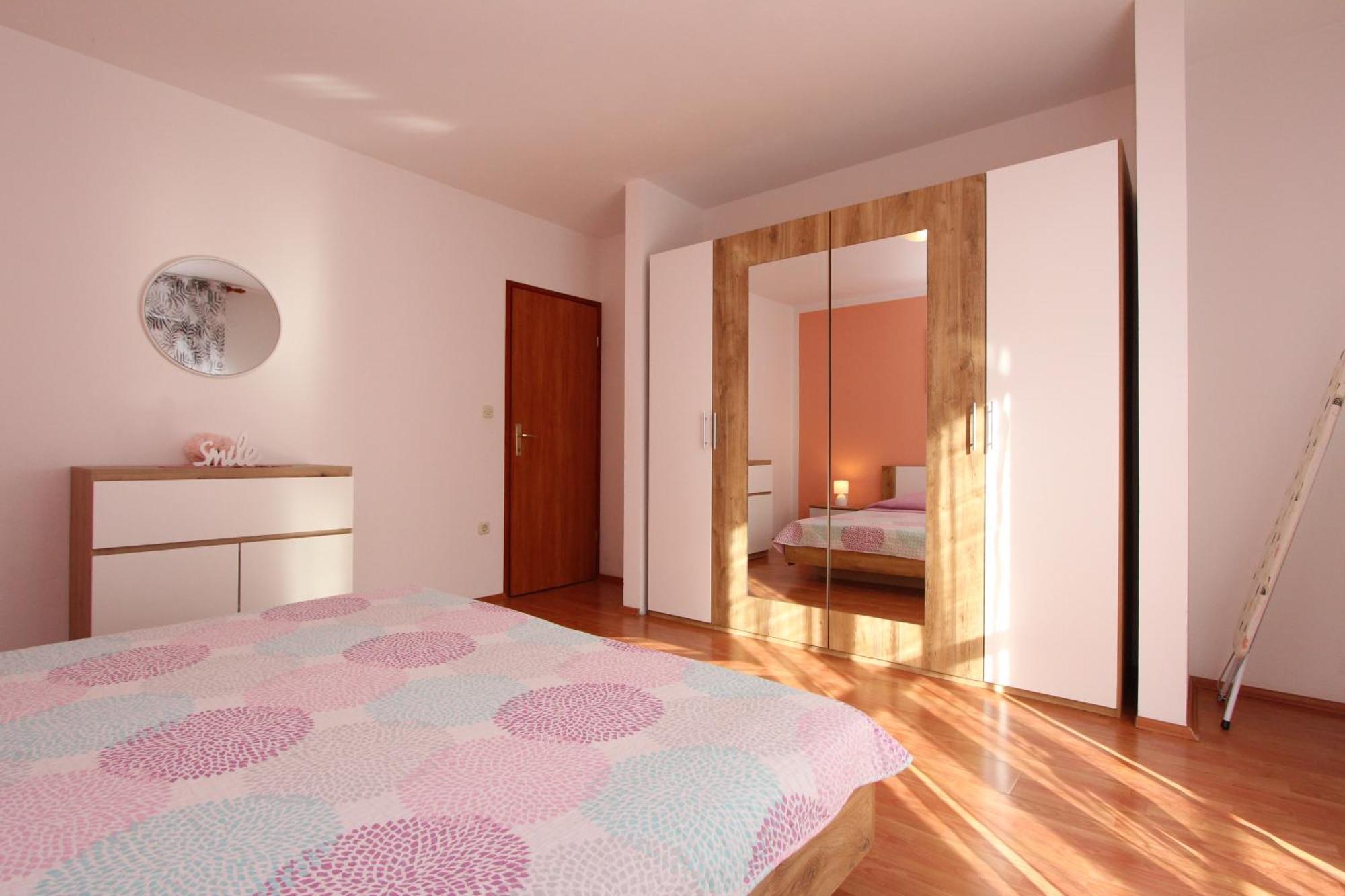 Rooms And Apartment Sanja 로비니 외부 사진